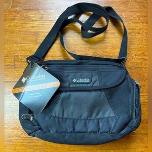 Columbia Sportswear Company Black Digital Companion Padded Bag